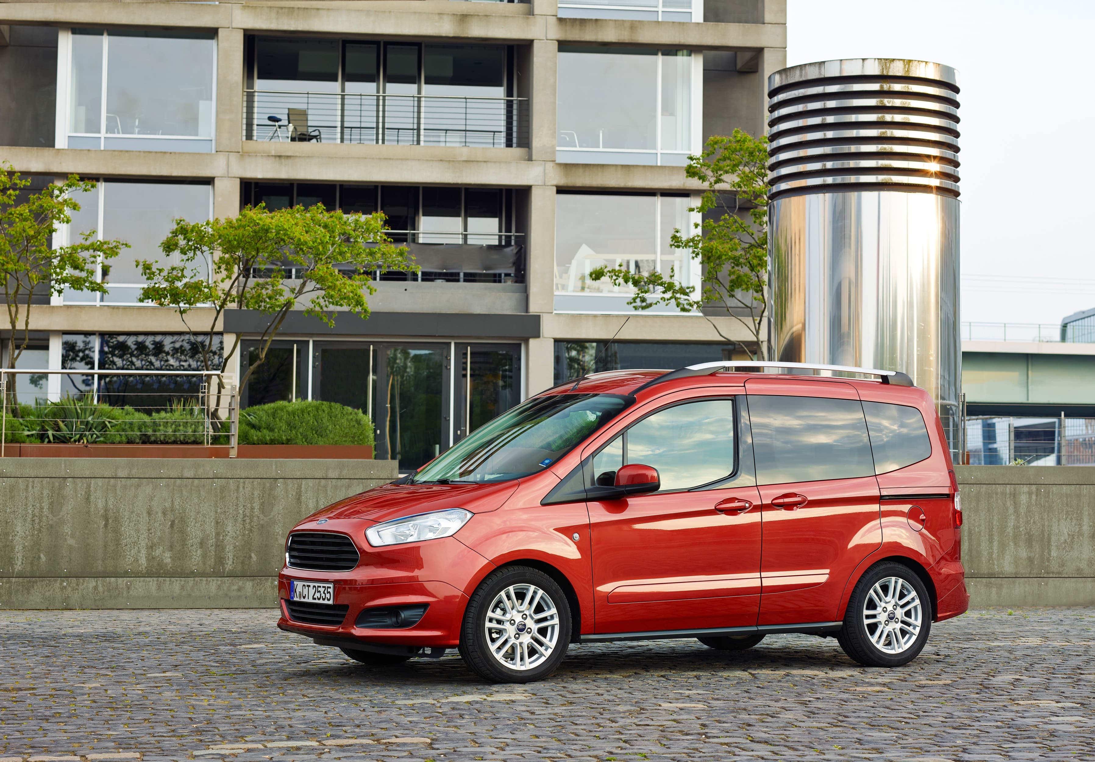 Ford Tourneo Courier 2014 Dizel ikinci el kullanıcı yorumları